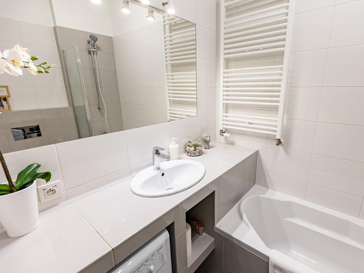 Kolejowa Aparthotel Varsovie Extérieur photo